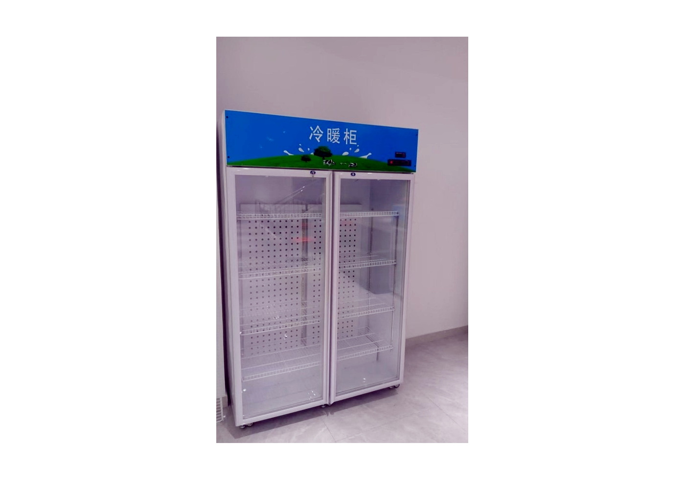 Heating and cooling cabinet